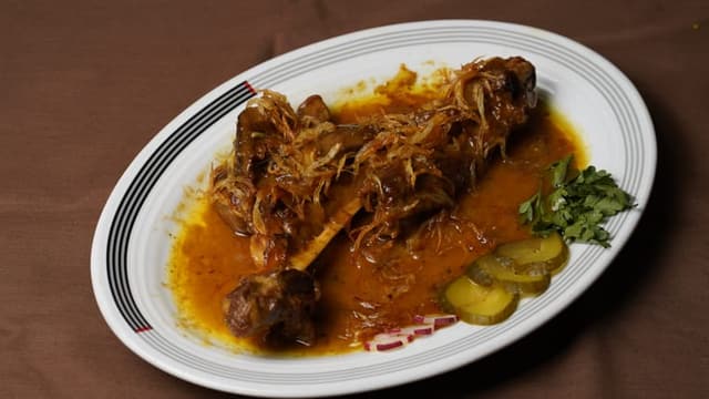 باقالی‌پلو با گردن همایونی